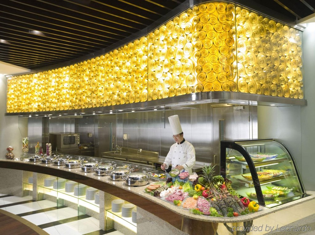 Фото South Pacific Hotel