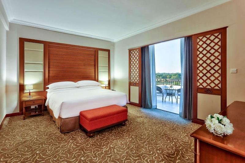 Фото Отель Hilton Mandalay