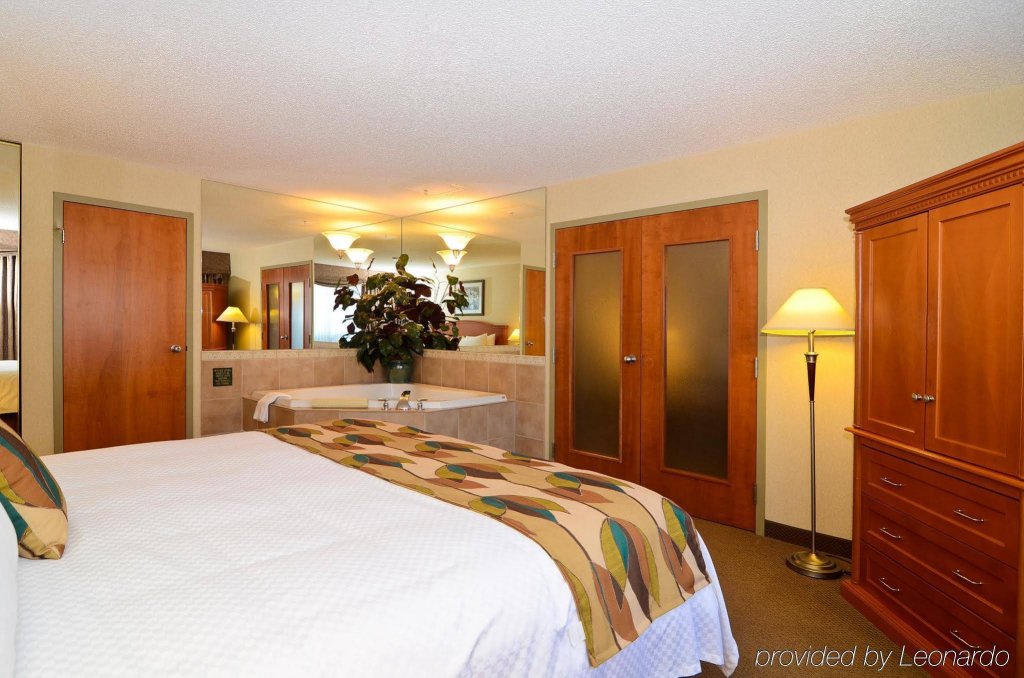 Фото Best Western Plus Calgary Centre Inn