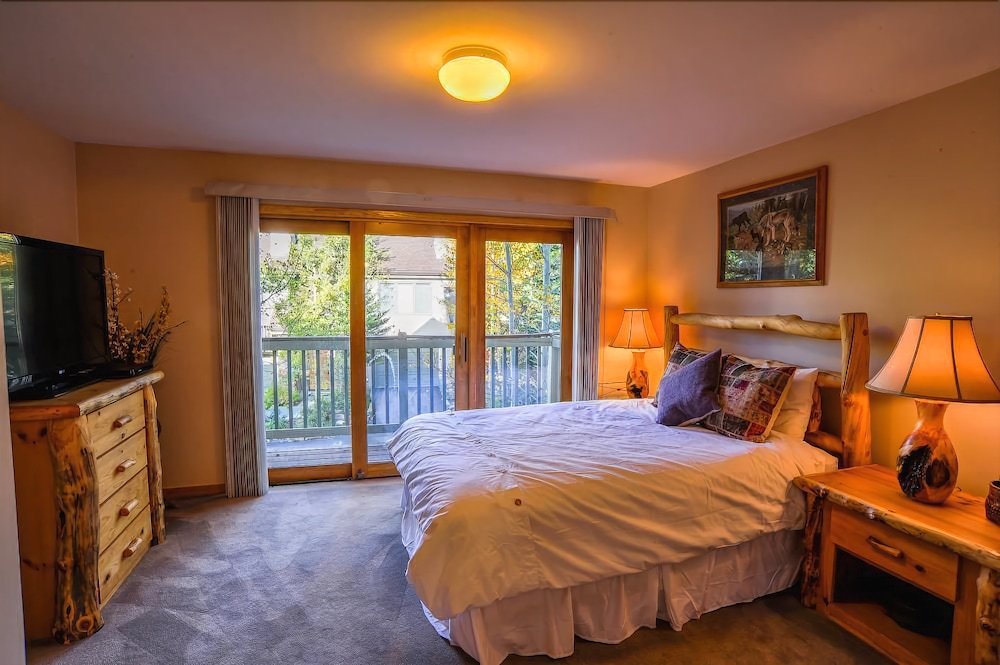 Фото Highlander 324 Townhome with Private Hot Tub