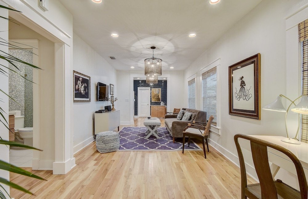 Фото East Austin Home w/Backyard Oasis by RedAwning