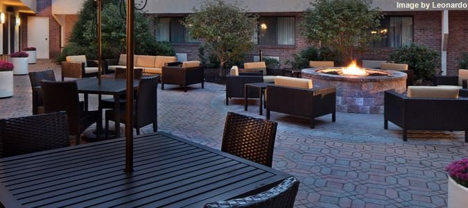 Фото Courtyard by Marriott Hartford Cromwell