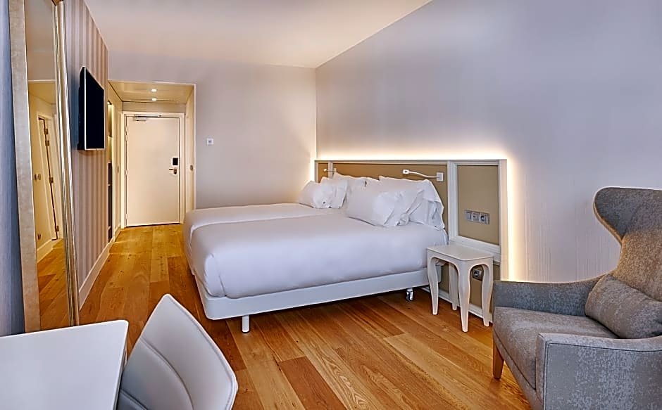 Фото Nh Collection Marseille