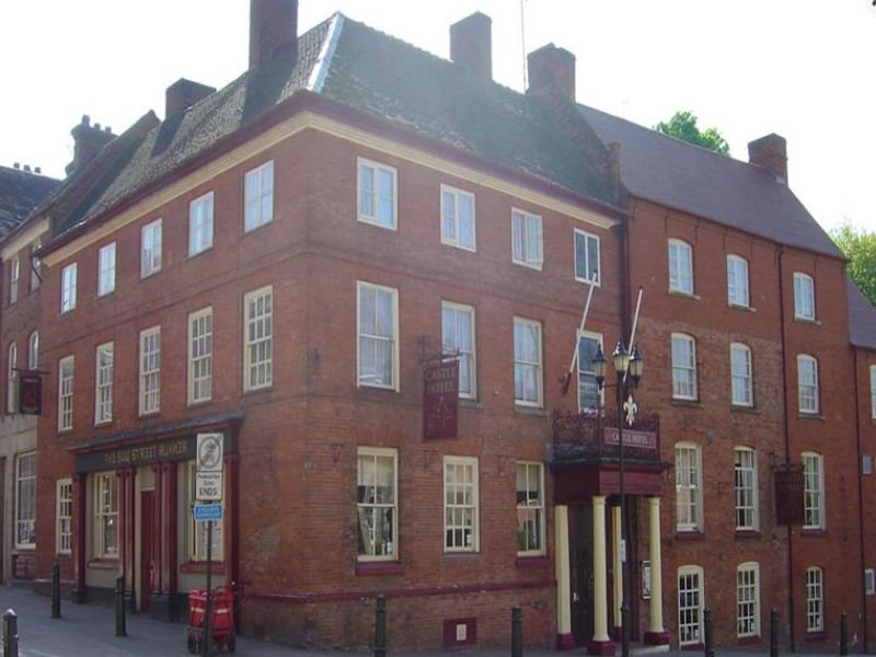 Фото The Castle Hotel Tamworth