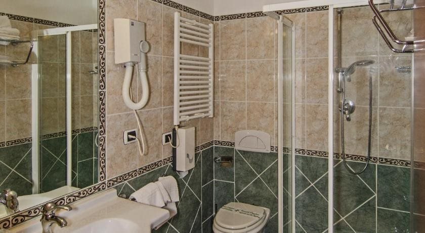 Фото Hotel Villa Ombrosa