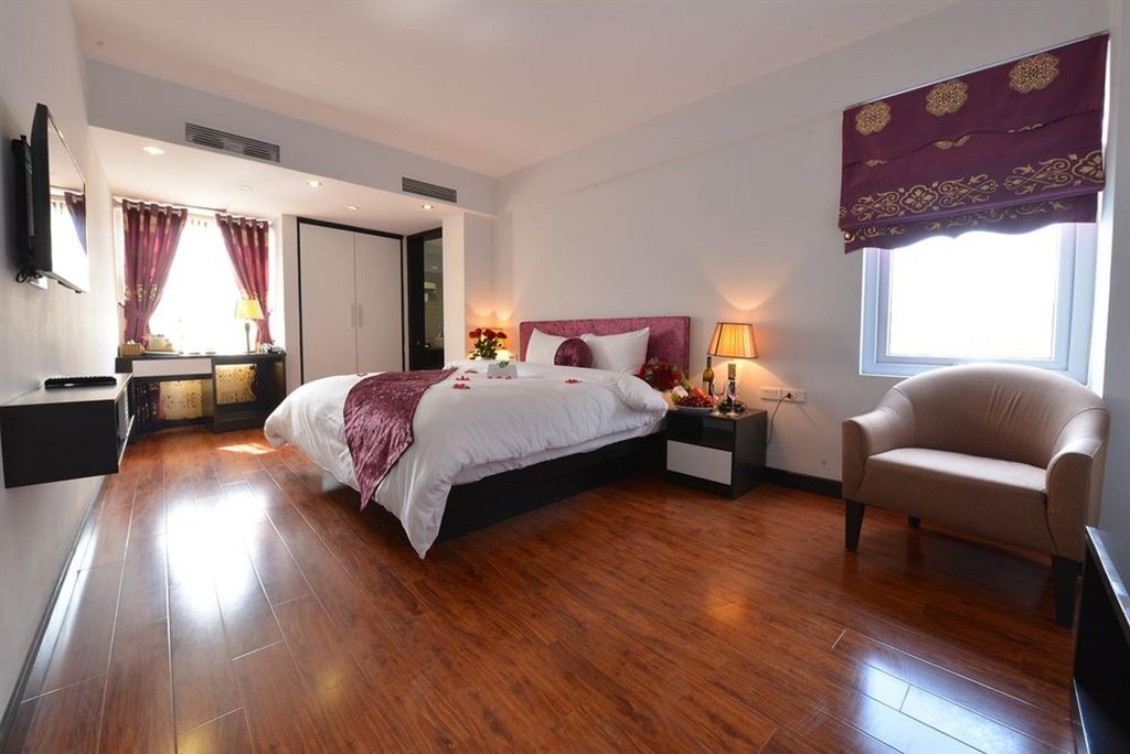 Фото Golden Sun Suites Hotel