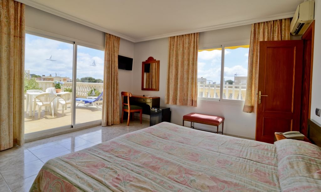 Фото Hotel Amoros