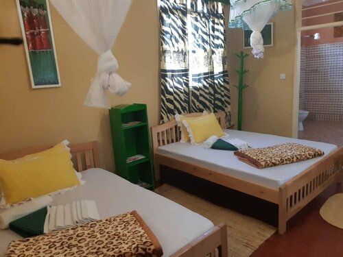Гостиница Adventures Nest - Hostel в Моши