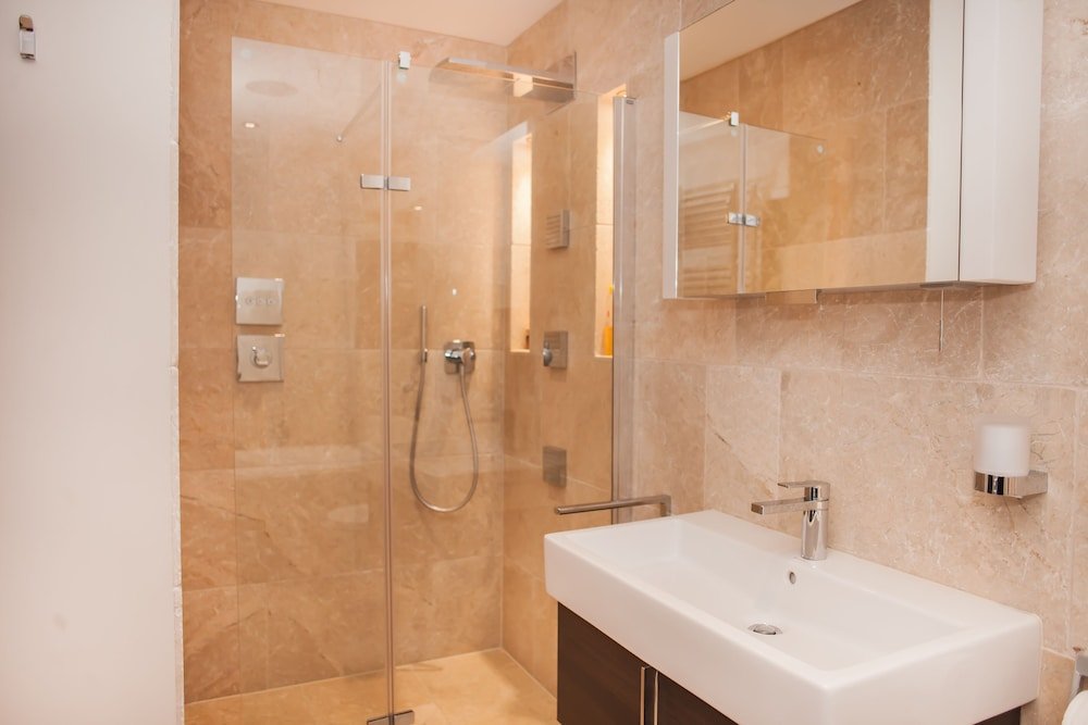 Фото Henge House, Penthouse Apartment