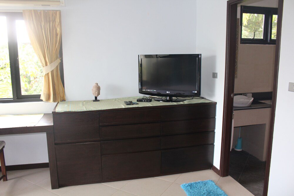 Фото Luxurious House With sea View - 2 Swimming Pools