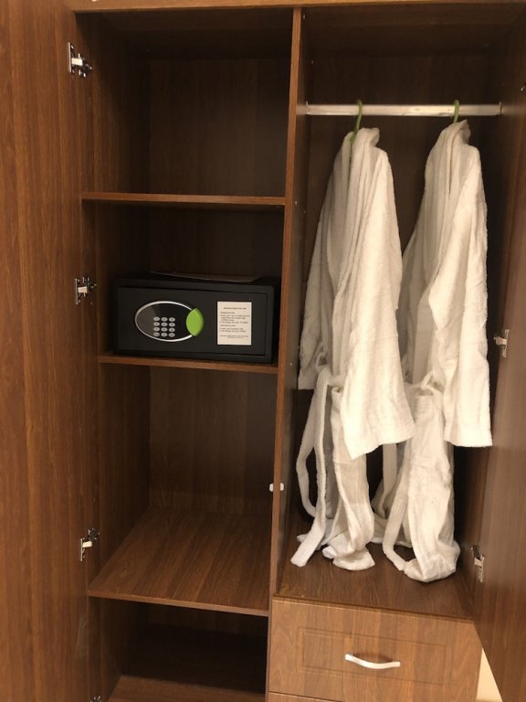 Фото Bottoms Up - Hotel