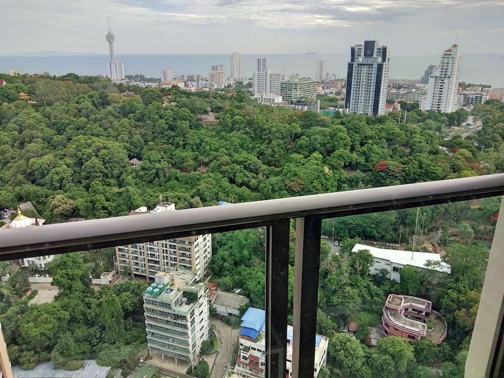 Фото Unixx Pattaya Private Residence and Resort