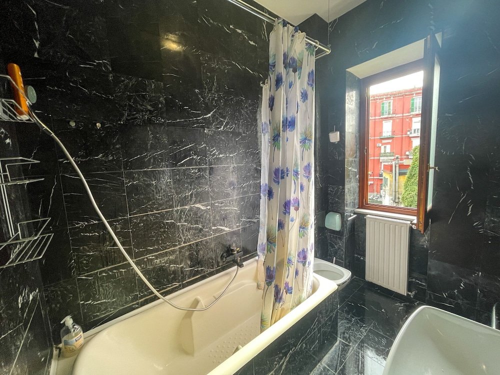 Фото Naples Experience Hostel age limit 18-28