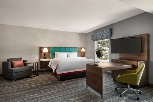 Гостиница Hampton Inn & Suites Kelowna, British Columbia, Canada