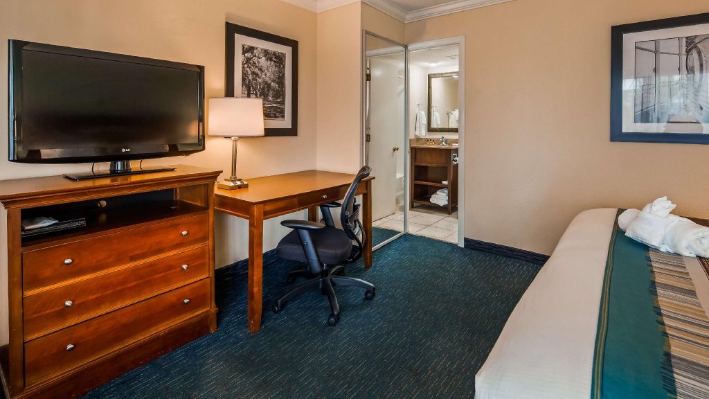 Фото Best Western Plus Grand Strand Inn & Suites