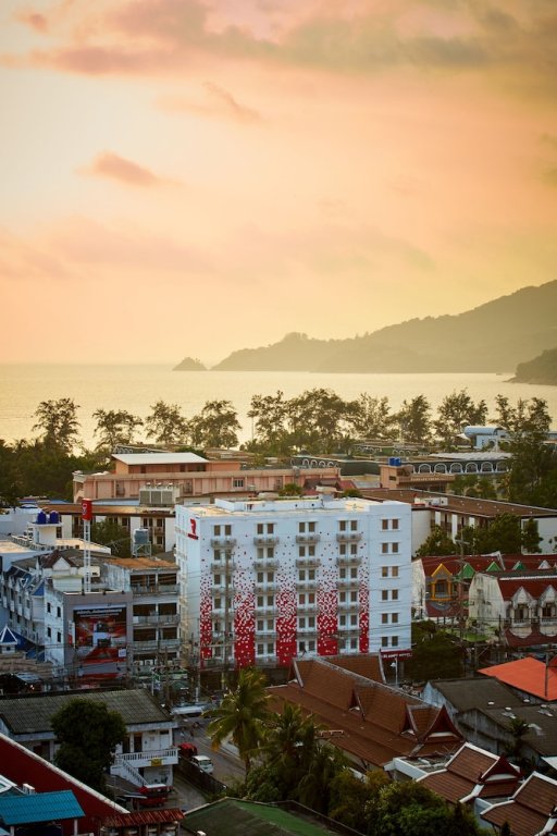 Фото Red Planet Phuket Patong