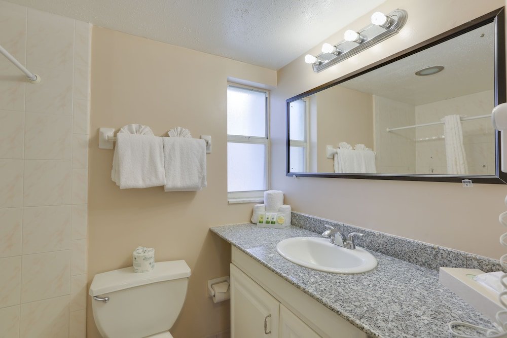 Фото Courtyard Clearwater Beach Marina