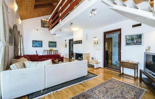 Жильё посуточно Beautiful Home in Donji Zvecaj With 3 Bedrooms, Wifi and Sauna