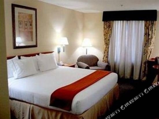 Фото Holiday Inn Express Las Vegas-Nellis, an Ihg Hotel