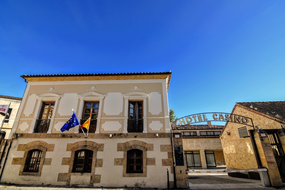 Фото Hospedium Hotel Casino del Tormes