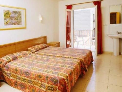 Фото Hostal Ferrer