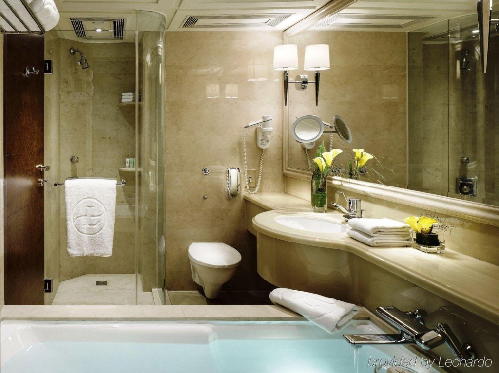 Фото The Langham Hong Kong