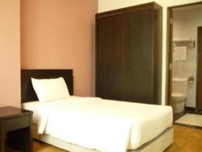 Фото Tower Regency Hotel & Apartments