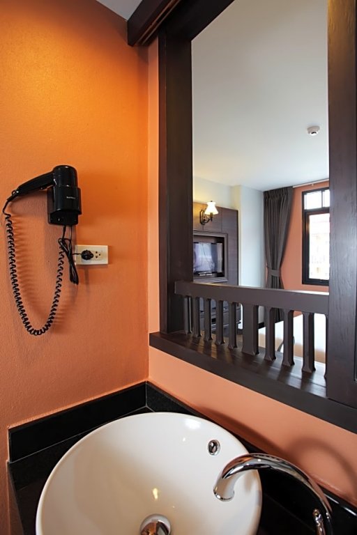 Фото Rambuttri Village Inn & Plaza