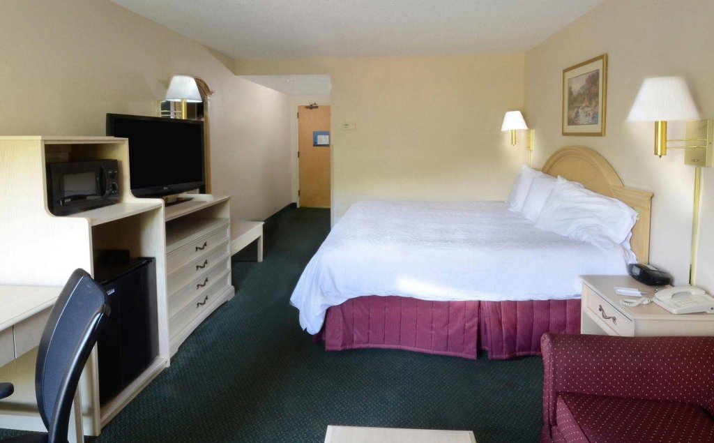 Фото Hampton Inn Martinsville