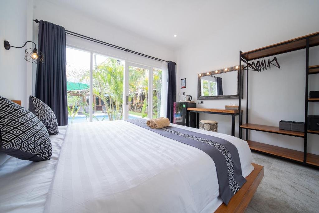 Фото Easy Surf Camp