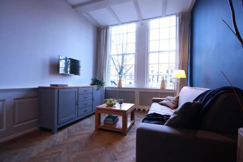 Фото The Amsterdam Canal Hotel