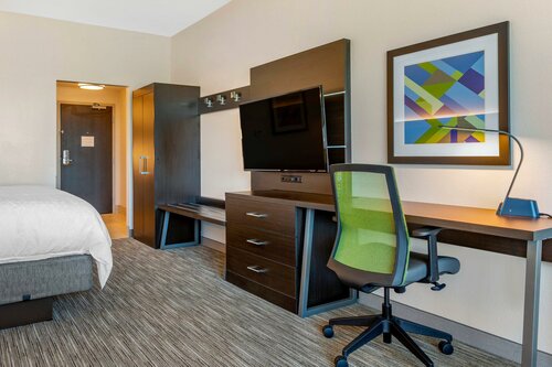 Гостиница Holiday Inn Express & Suites Phoenix Dwtn - State Capitol, an Ihg Hotel в Финиксе