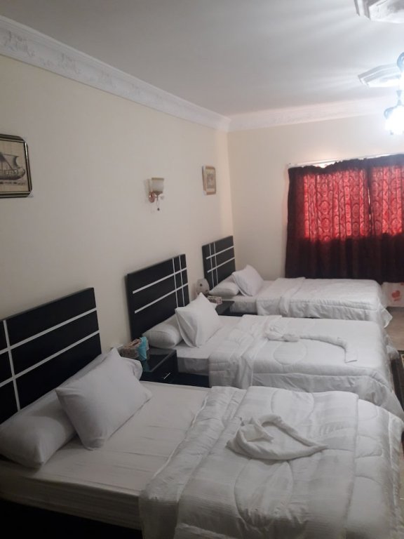 Фото Makadi Pyramids View