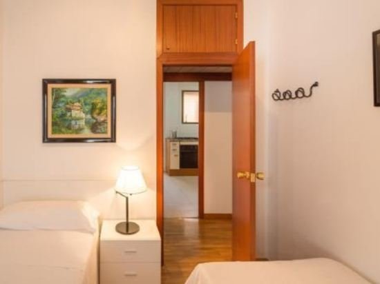 Фото Aparthotel Bertran