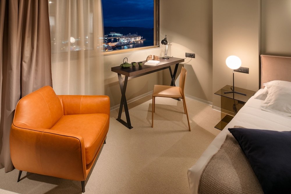 Фото The View Luxury Rooms