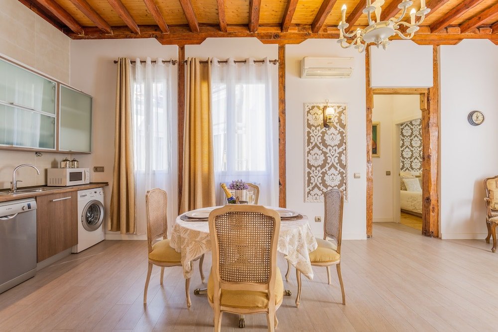 Фото Oriente Palace Apartments