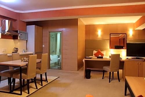 Фото The Corporate Hotel Central