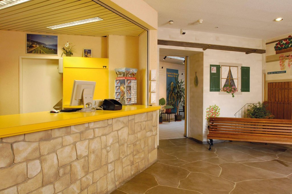 Фото Youth Hostel Montreux