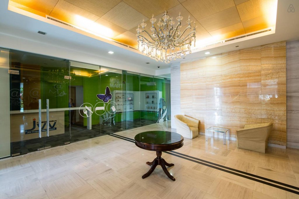 Фото Yelloduck Rooms & Apartments @ Casa Residency