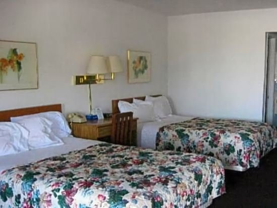 Фото Days Inn by Wyndham Mt. Sterling