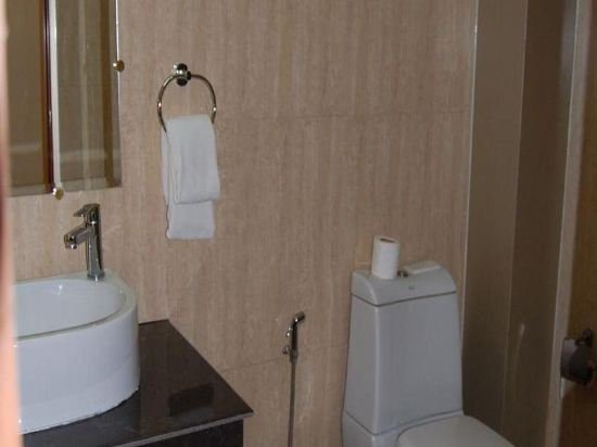 Фото Mingalar Thiri Hotel