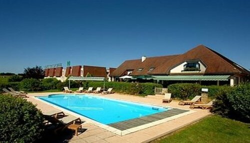 Внешний вид отеля Logis Hostellerie D'Aussois в Семюр-ан-Осуе, фото 2