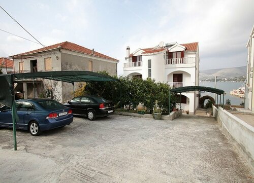 Жильё посуточно Apartment Antonia - 5 m from sea: A4 Okrug Gornji, Island Ciovo