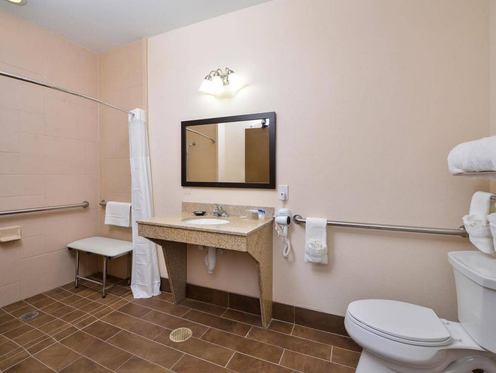 Фото Americas Best Value Inn & Suites Cuero