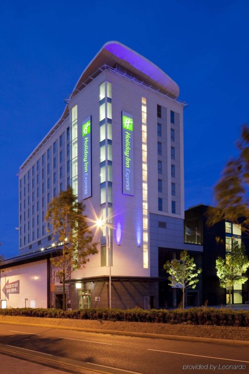 Фото Holiday Inn Express Hull City Centre an Ihg Hotel