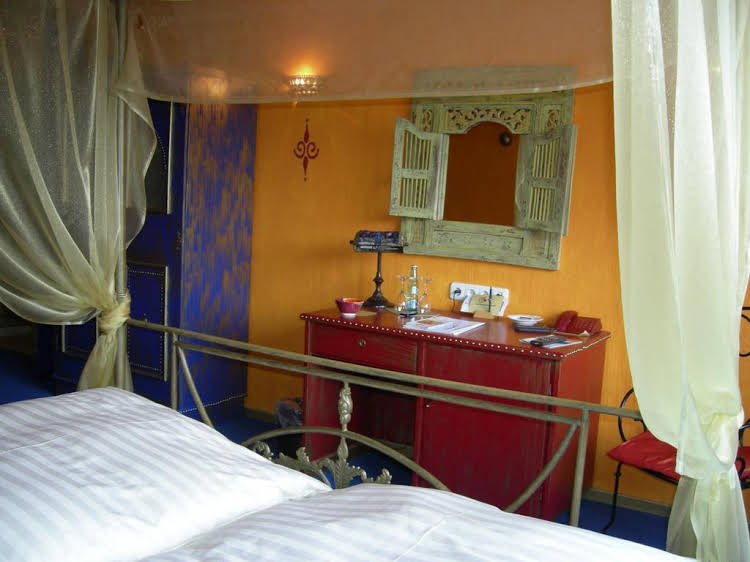 Фото Hotel Goldflair am Rathaus