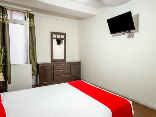 Гостиница Hotel Halley в Леоне