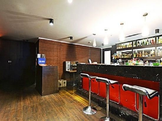 Фото Skywalk Hotel