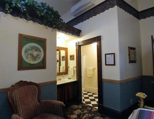 Фото Red Garter Inn