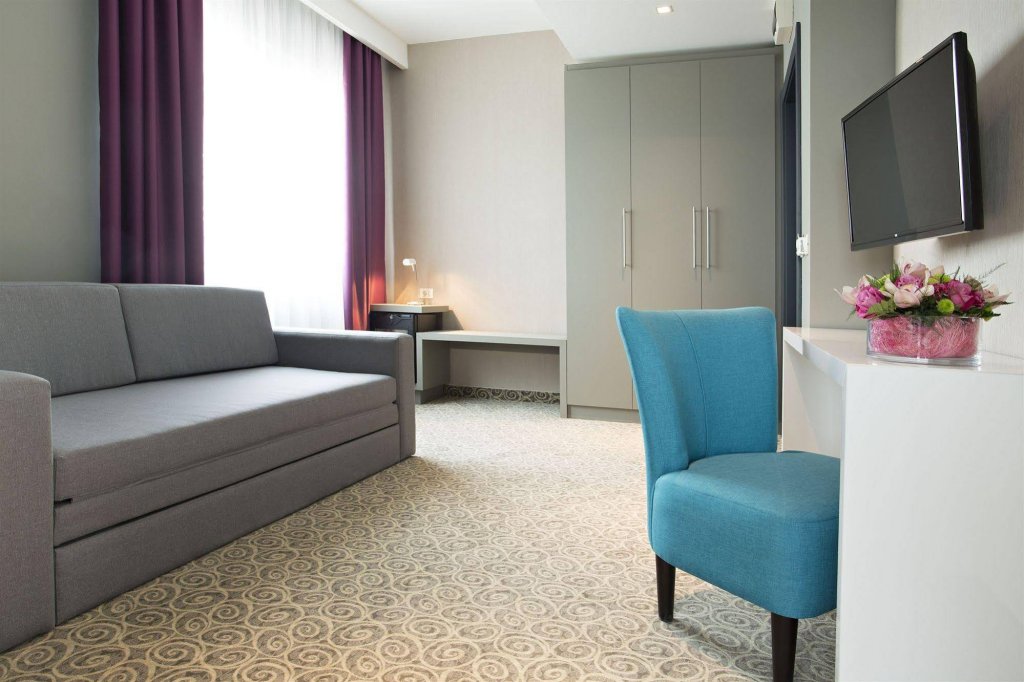 Фото Radisson Red Belgrade